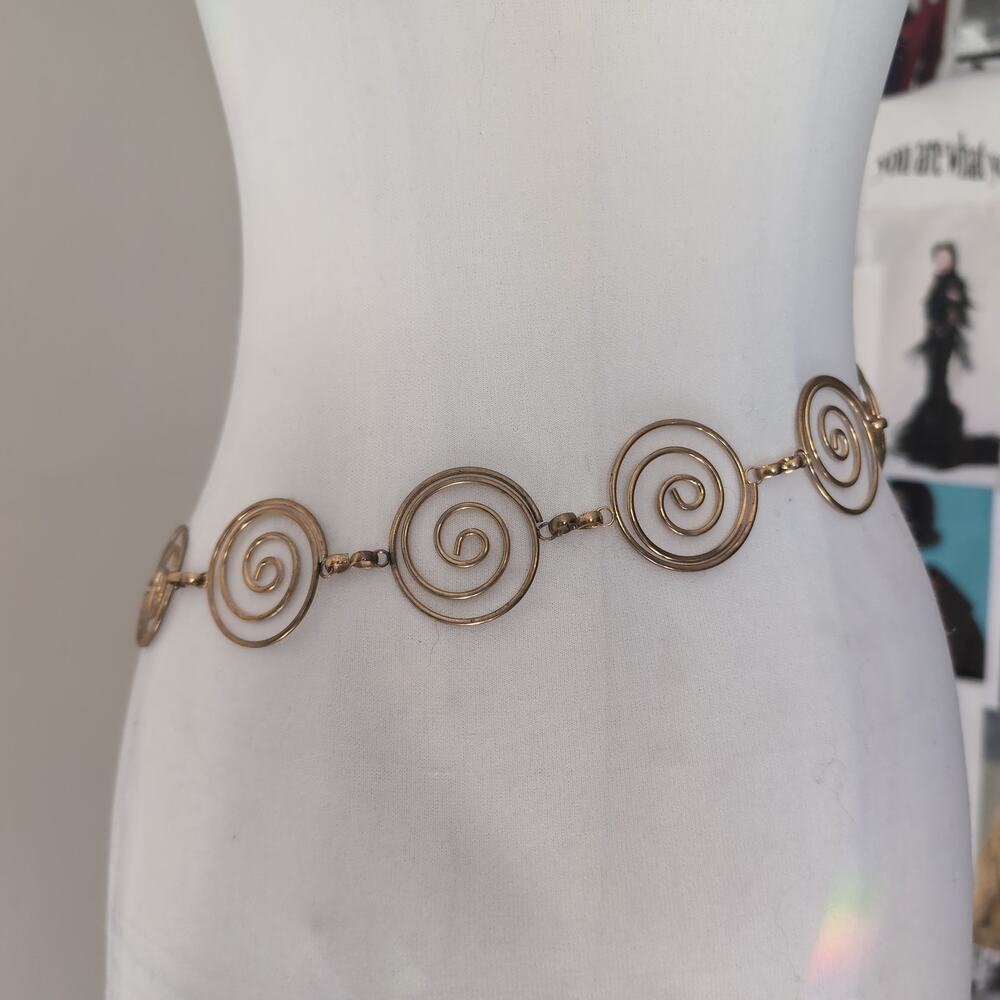 Gold-Tone Spiral Link Chain Belt